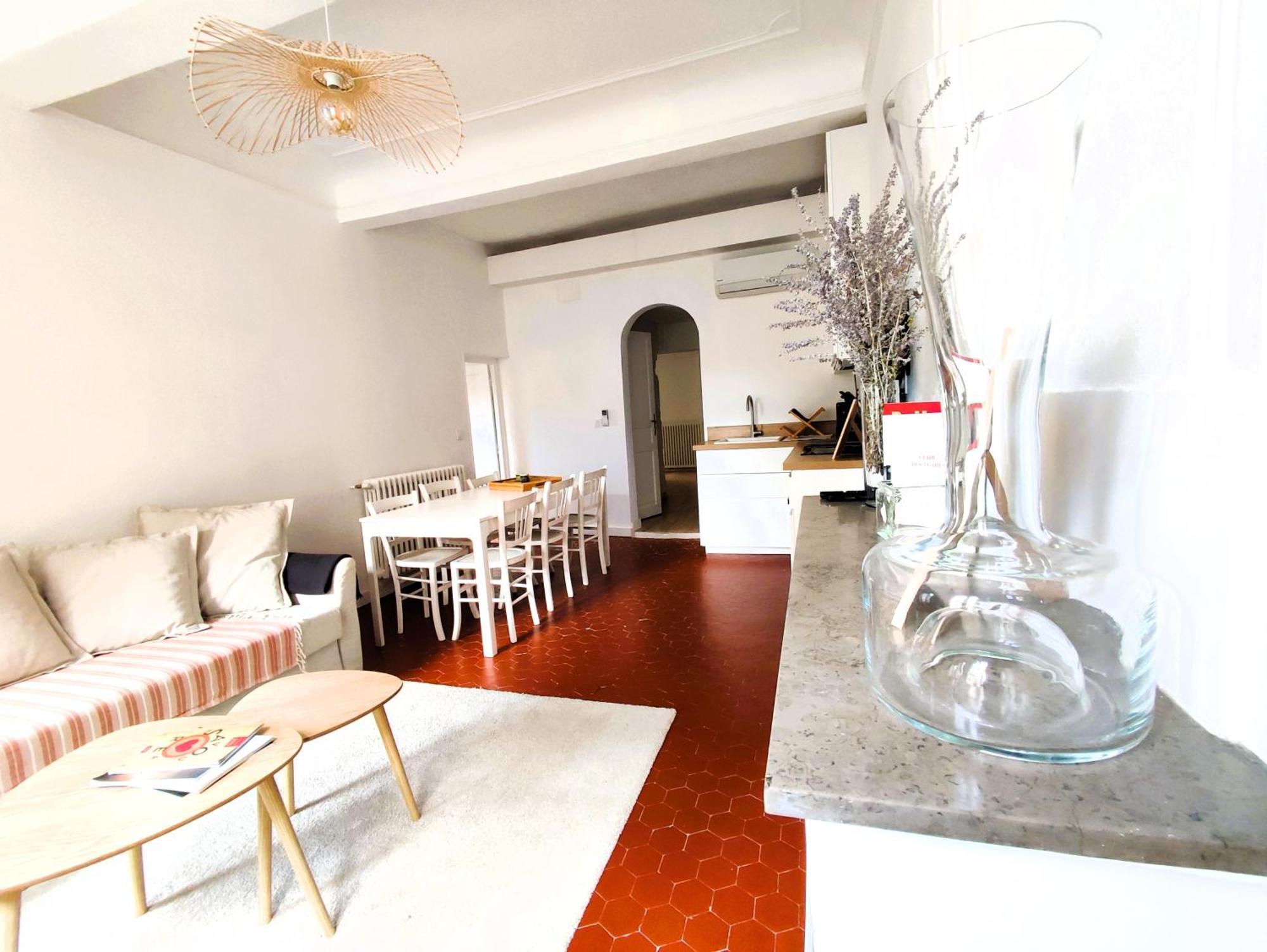 Apartment Climatise Parking Gratuit Surveille Avignon